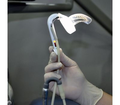 Dentozone eBite (Electronic Bite) - беспроводная система интраоральной подсветки и аспирации