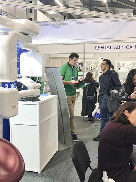 Стенд компании GREEN DENT на выставке «Дентал-Экспо. Ростов-на-Дону. 2019»2.jpg