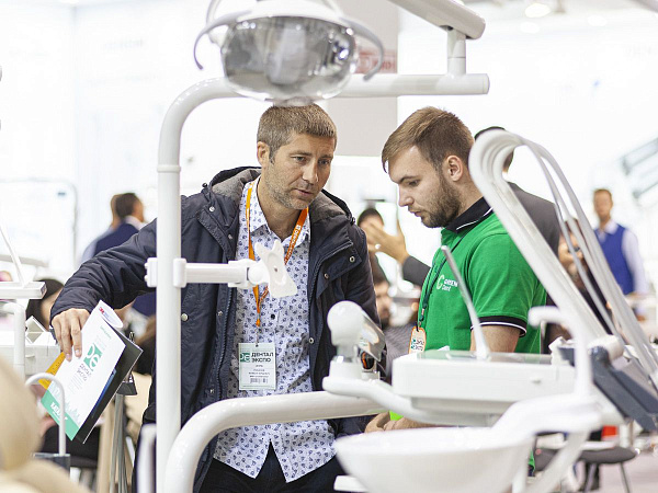Стенд компании GREEN DENT на выставке Дентал-Экспо 2019_64.jpg