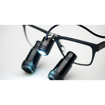 Univet EOS 2.0S - светодиодный осветитель с карманным аккумулятором, 38000 люкс