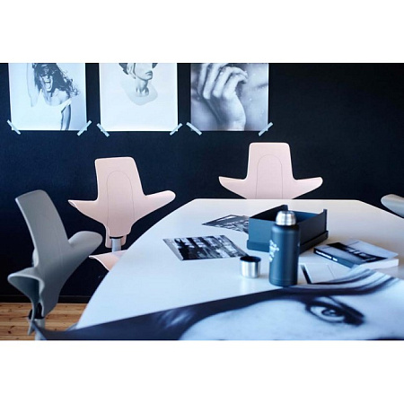 Håg Capisco Plus 8010 - эргономичный стул с жесткой обивкой