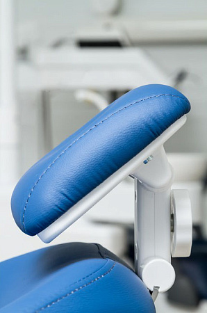 Cefla Dental Group Victor 6015 ADV (AM8015) – стоматологическая установка улучшенной комплектации с верхней подачей инструментов